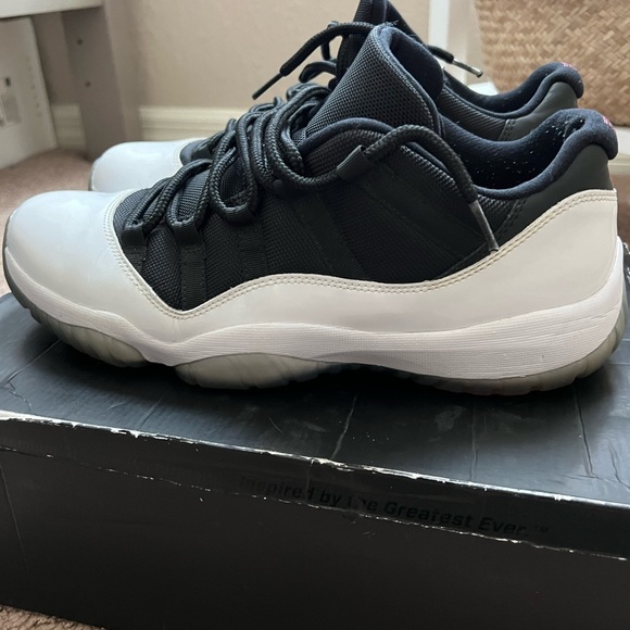 Jordan 11 low - Picture 4 of 6